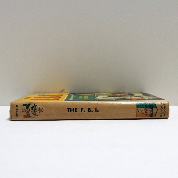 The F.B.I. by Quentin Reynolds Plus an Original Newspaper Clipping - Picture 3 of 13